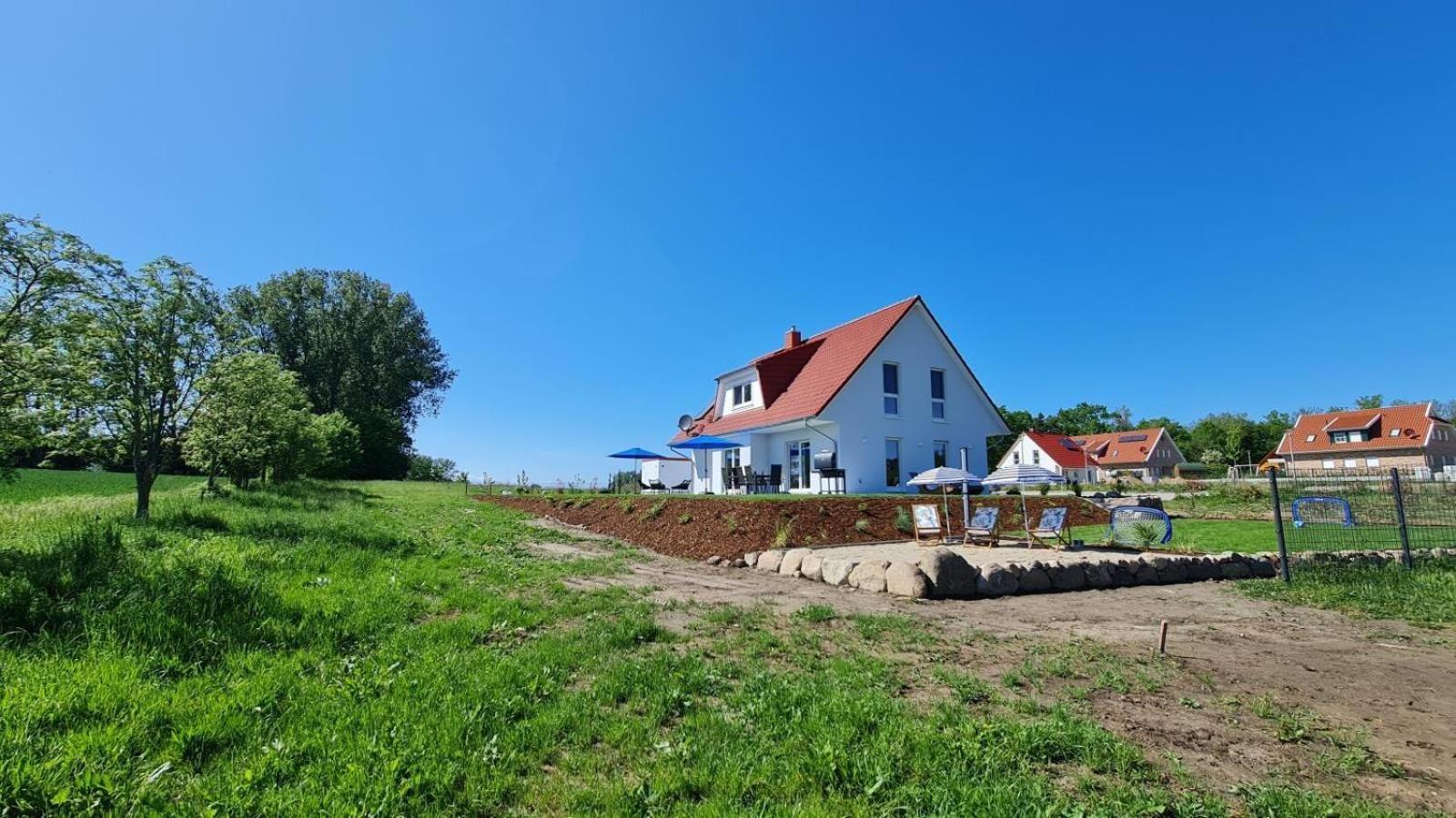 Haus Springborn Ferienoase Zwischen Strand, Feld Und Wald Biendorf Exteriör bild